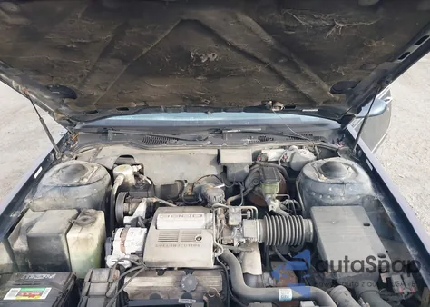 1988 Oldsmobile Delta 88 Royale Brougham z USA, uszkodzony, nr VIN 1G3HY54C1JW370983